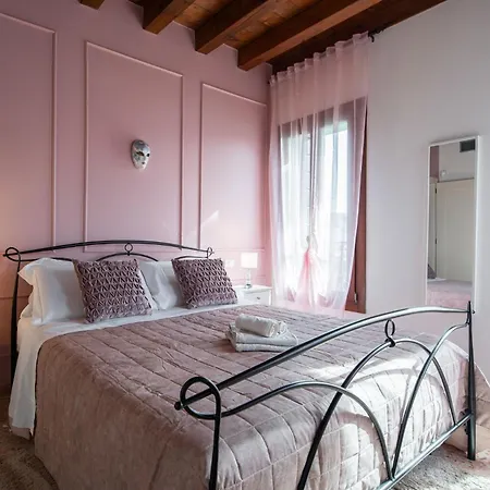 Venice Carnival - Wellness